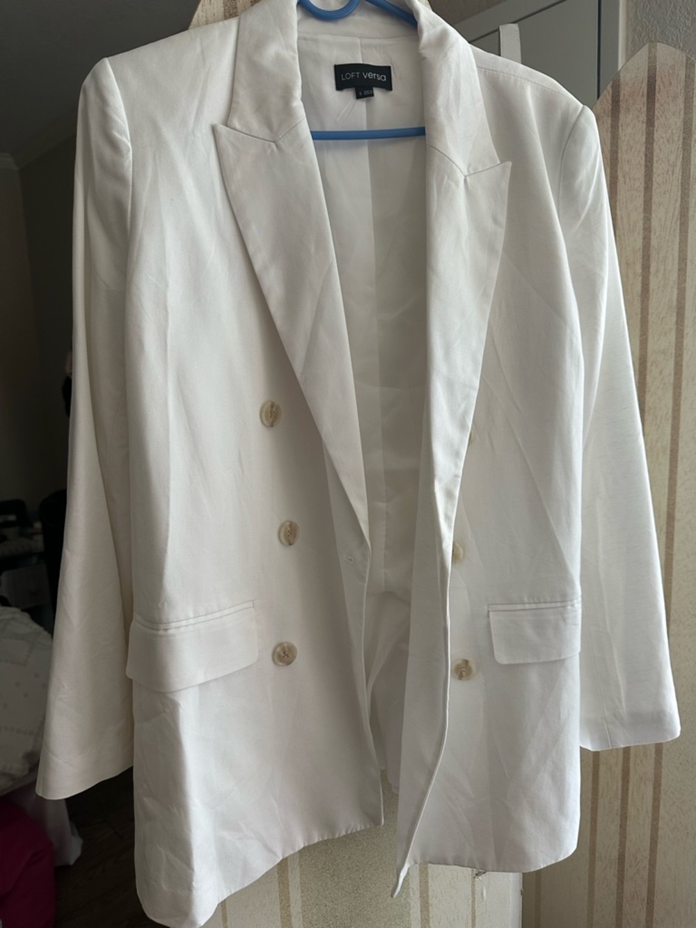 LOFT Versa White Lightweight blazer